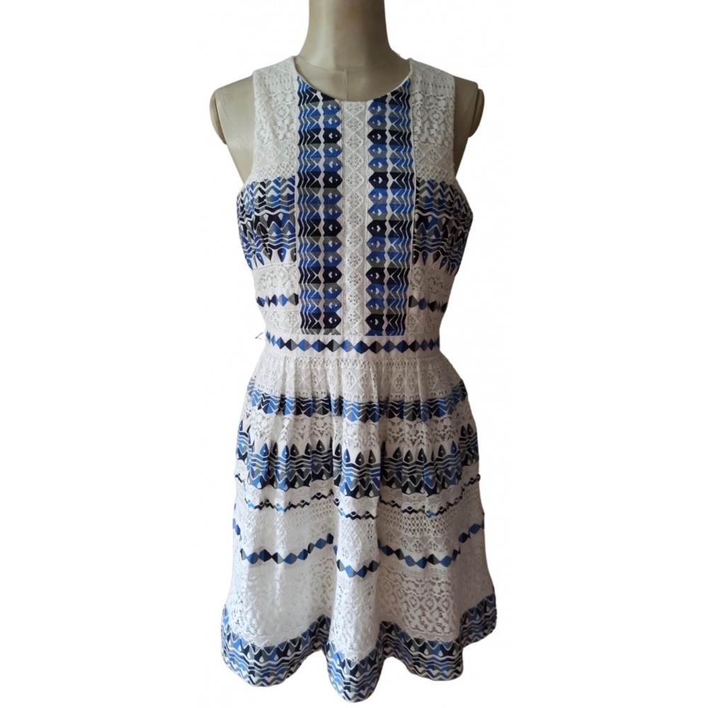 BCBGMAXAZRIA Cecile mini dress aztec blue white block print lace size 10
